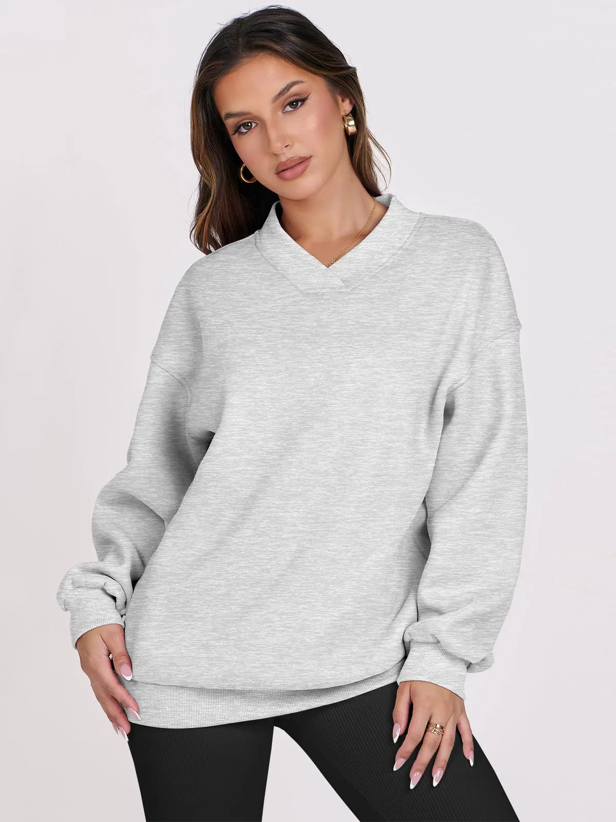 ANRABESS Womens Oversized V Neck Sweatshirt Fleece Long Sleeve Hoodies Pullover Comfy Top Outfits 2024 Teen Preppy Clothes Light Gray