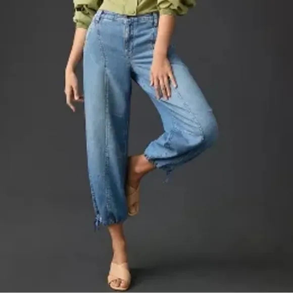 Anthropologie Pilcro Beach Cargo Mid-Rise Barrel Jeans Joggers Size 26