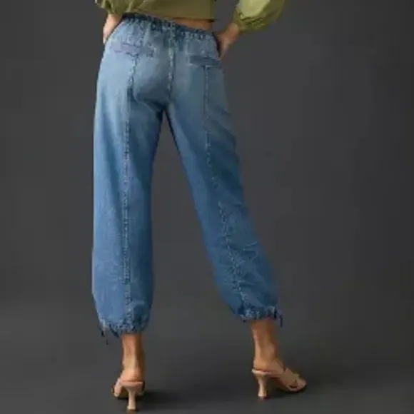 Anthropologie Pilcro Beach Cargo Mid-Rise Barrel Jeans Joggers Size 26