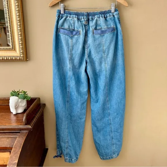 Anthropologie Pilcro Beach Cargo Mid-Rise Barrel Jeans Joggers Size 26