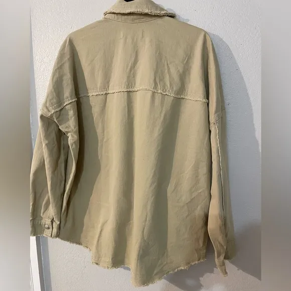 BLANK NYC Fray Edge Shacket in Zoo fair Beige Denim Oversized