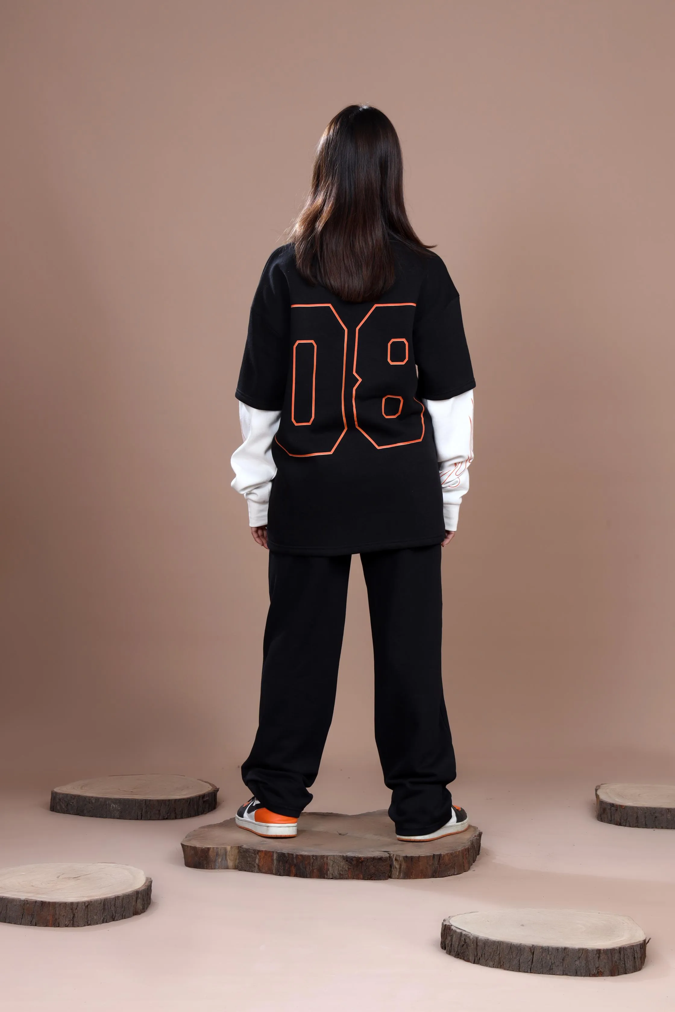 CHECKMATE WORLD WIDE OVERSIZED SWEATSHIRT