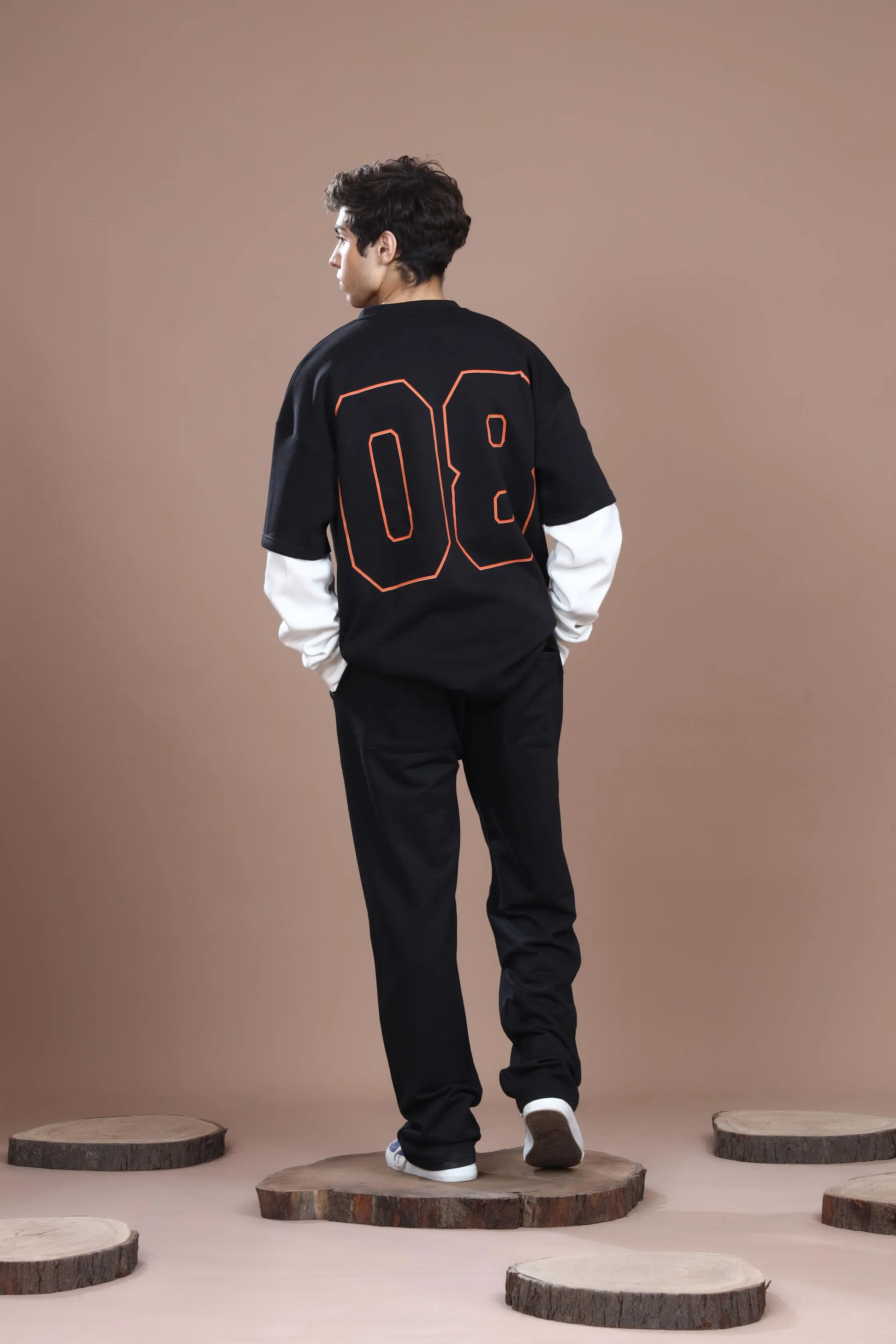 CHECKMATE WORLD WIDE OVERSIZED SWEATSHIRT