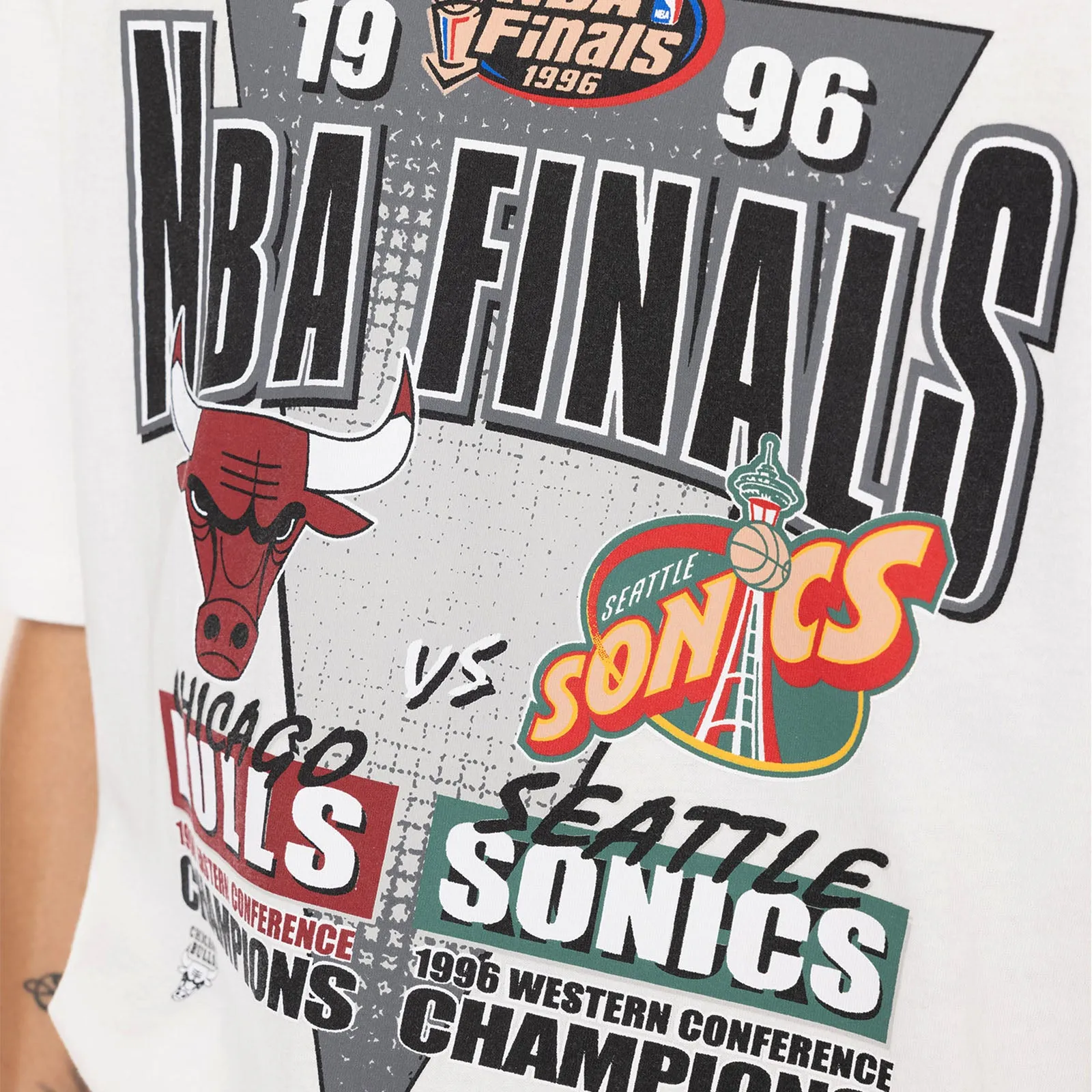 Chicago Bulls Vs Seattle Supersonics 1996 NBA Finals Tee - Vintage White
