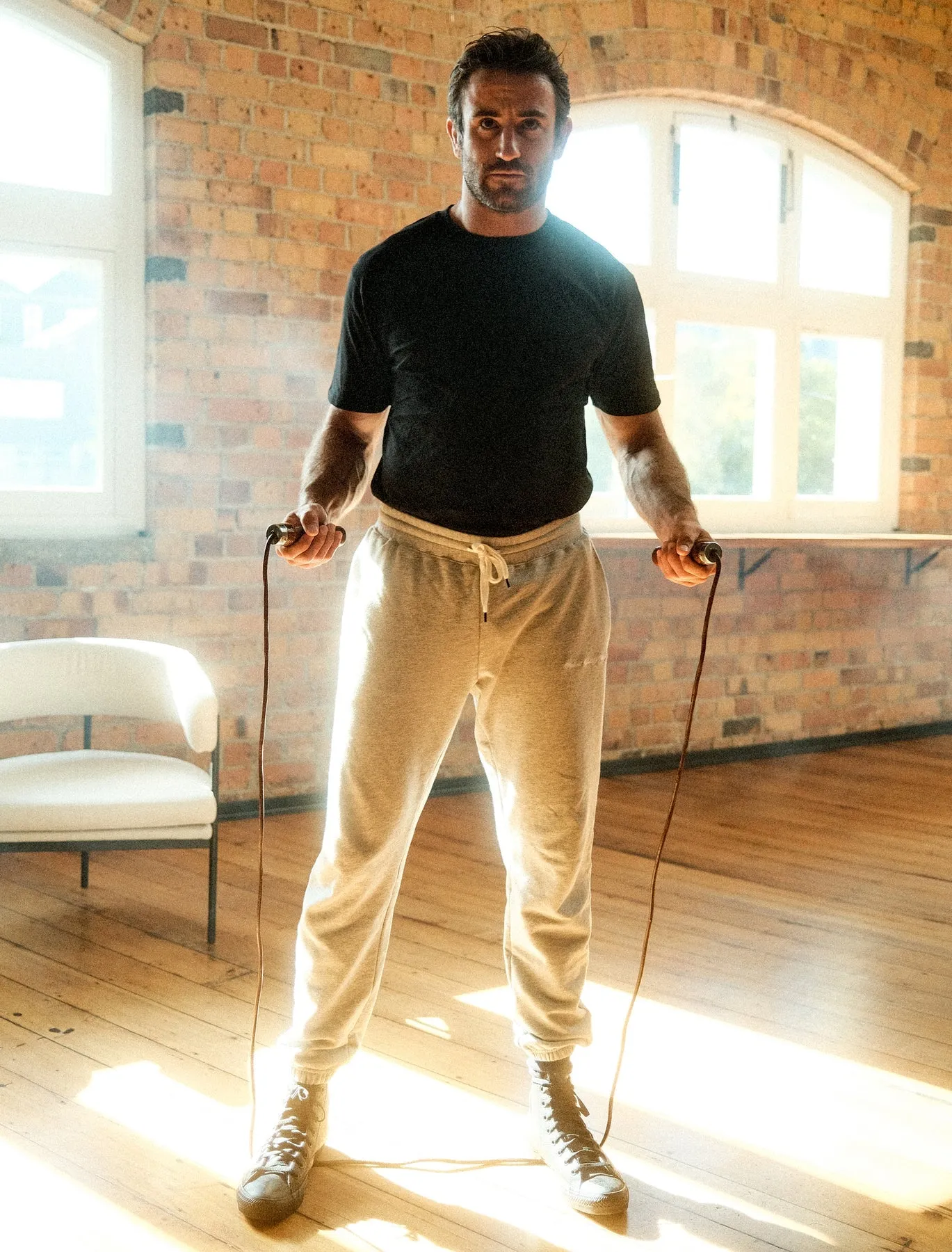 CLASSIC JOGGERS