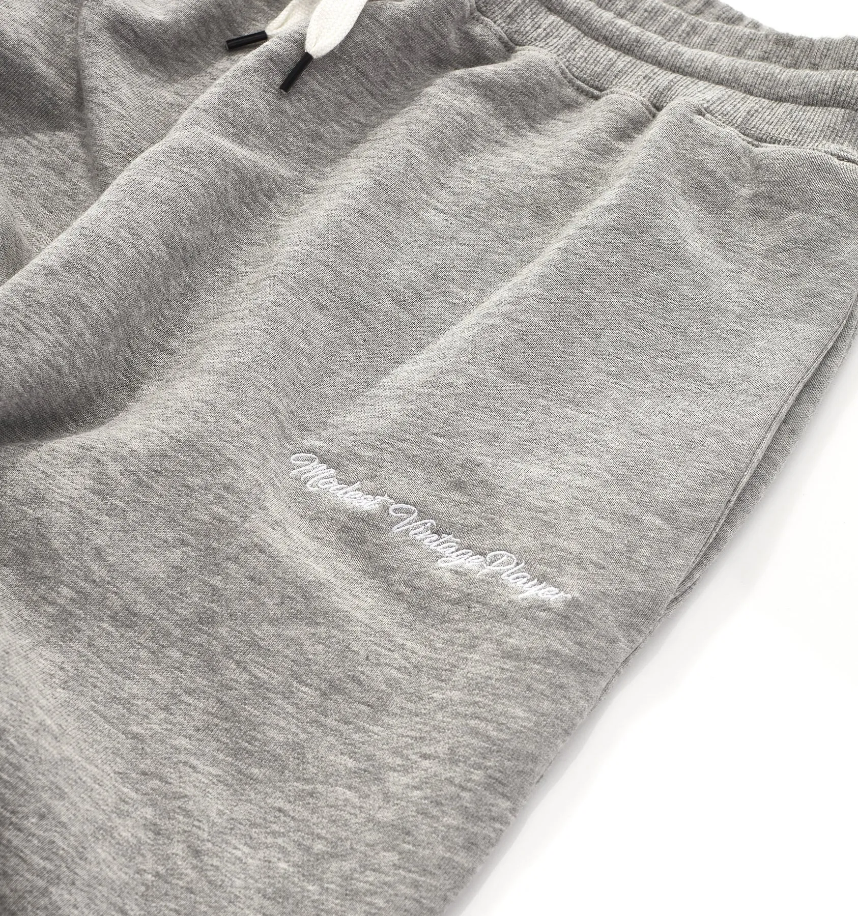 CLASSIC JOGGERS