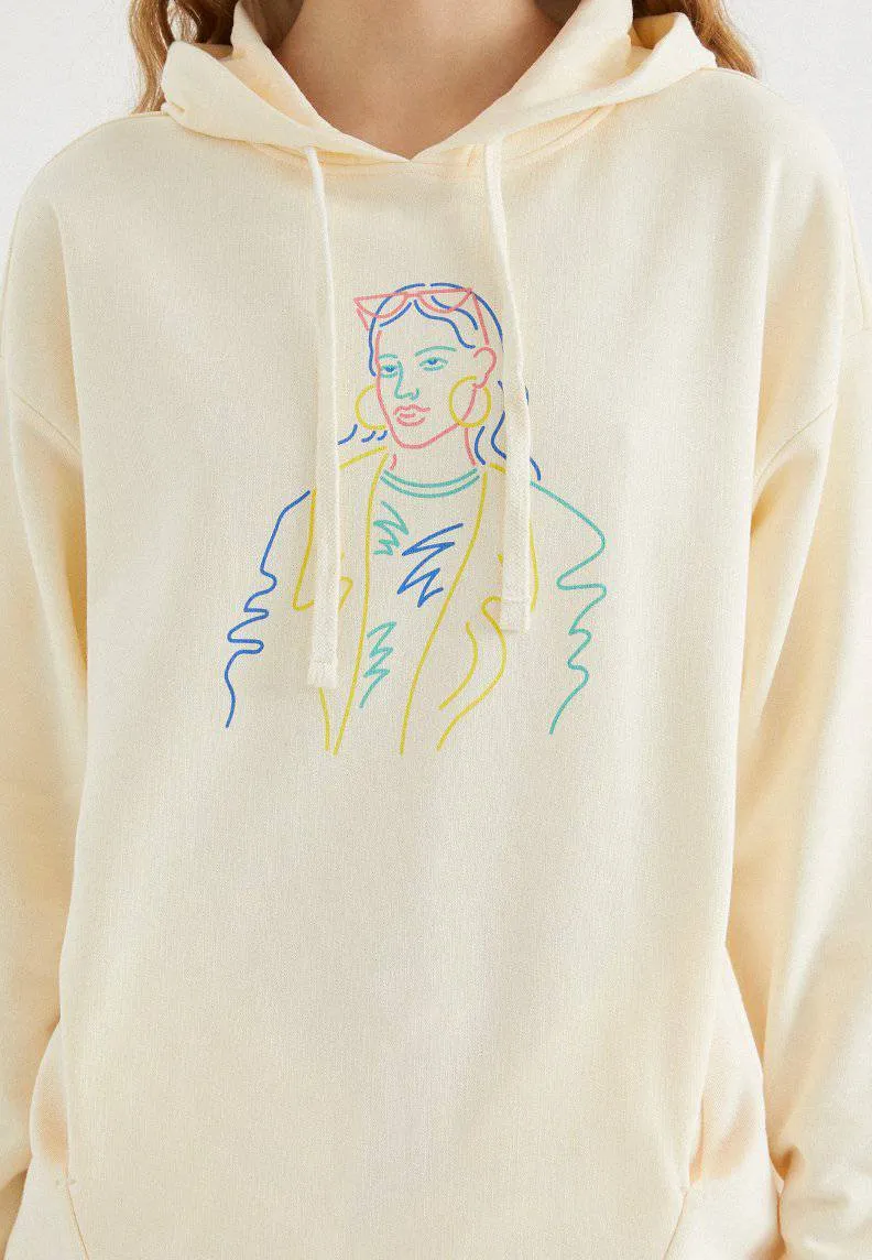 Ekru Kapüşonlu Baskılı Pamuklu Oversize Fit Kadın Sweatshirt COLOURFUL HOODIE w/POCKET