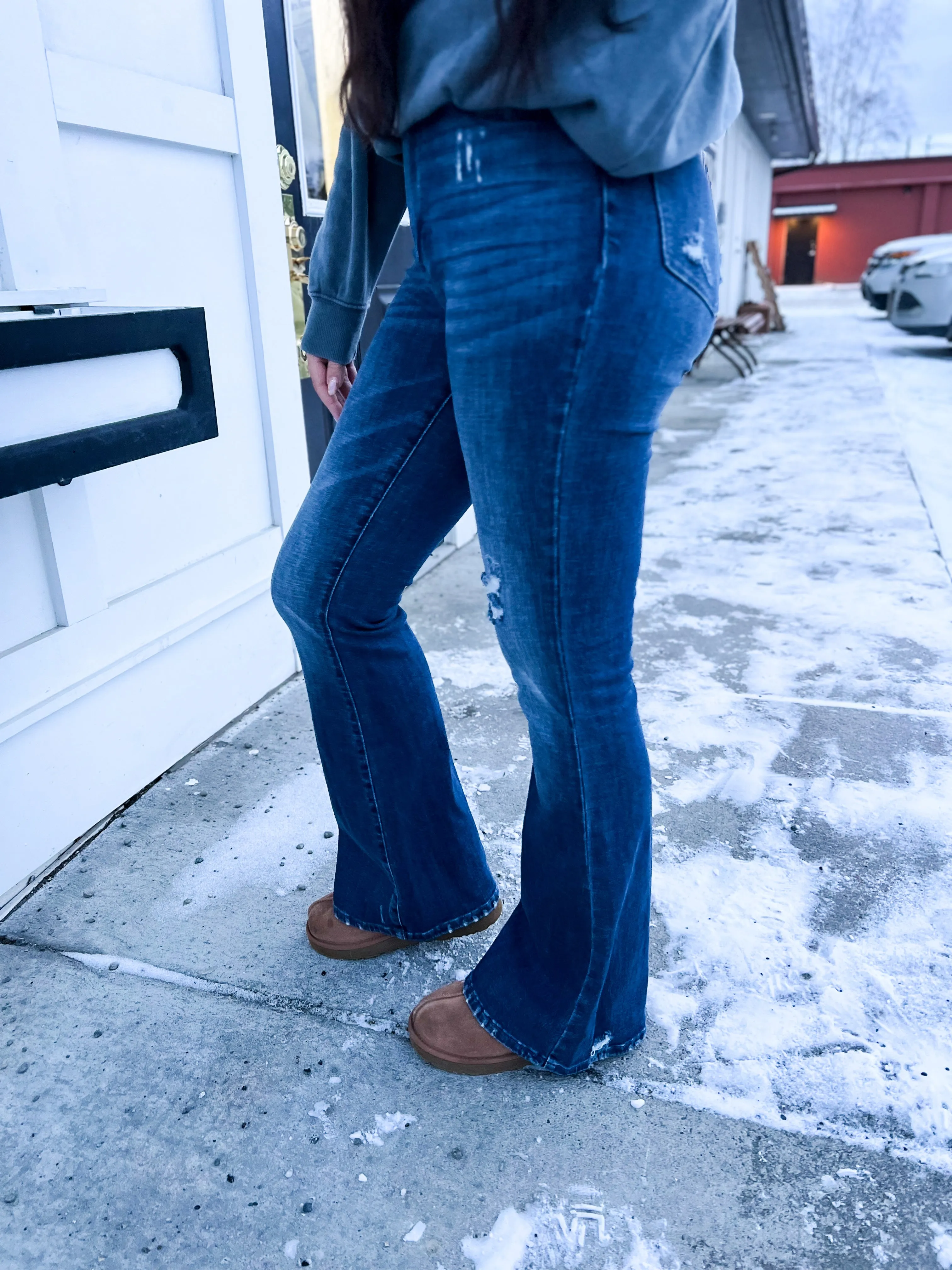 Elyse HW Contrast Distressed Flare