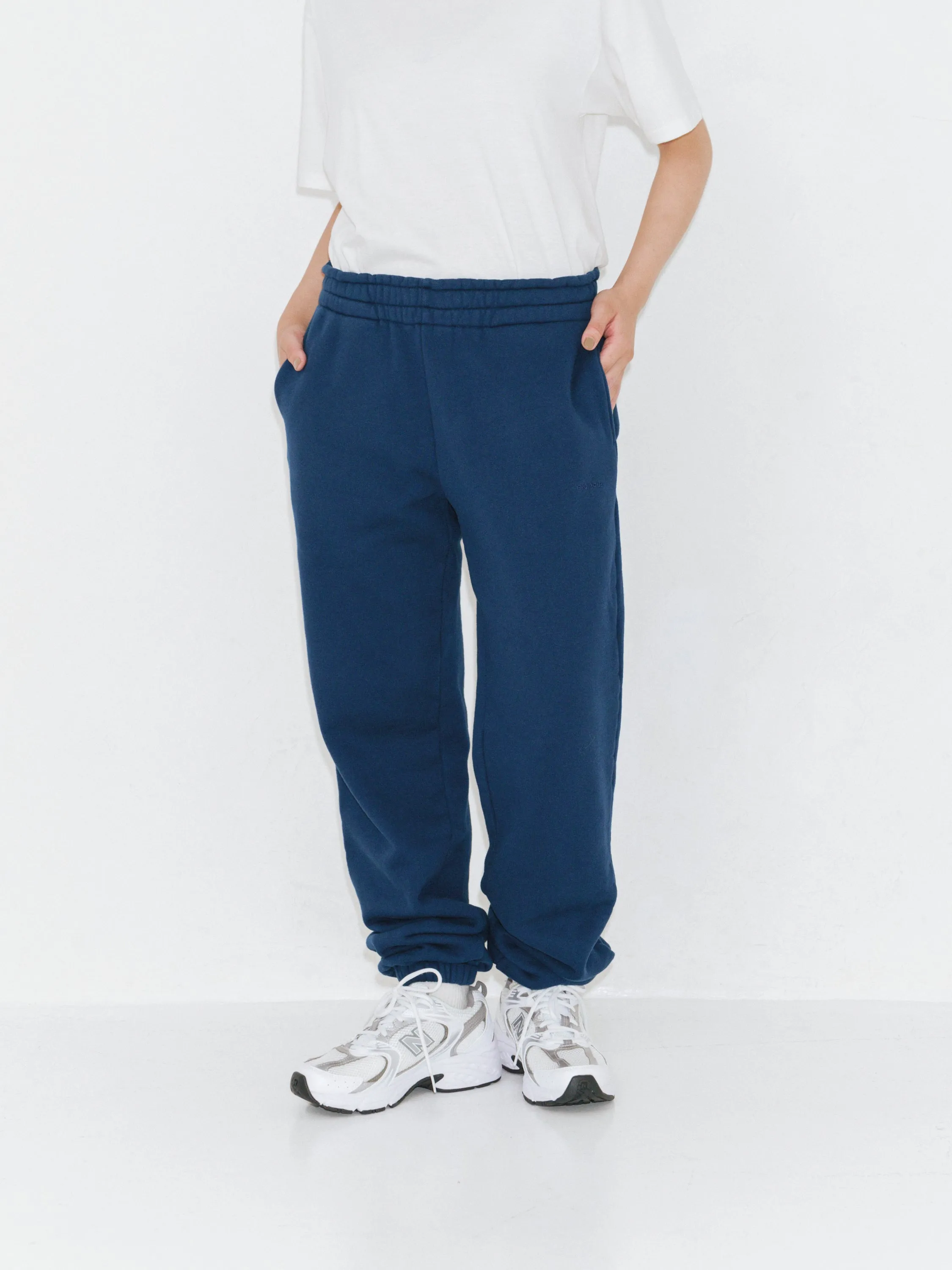 en sweat pants