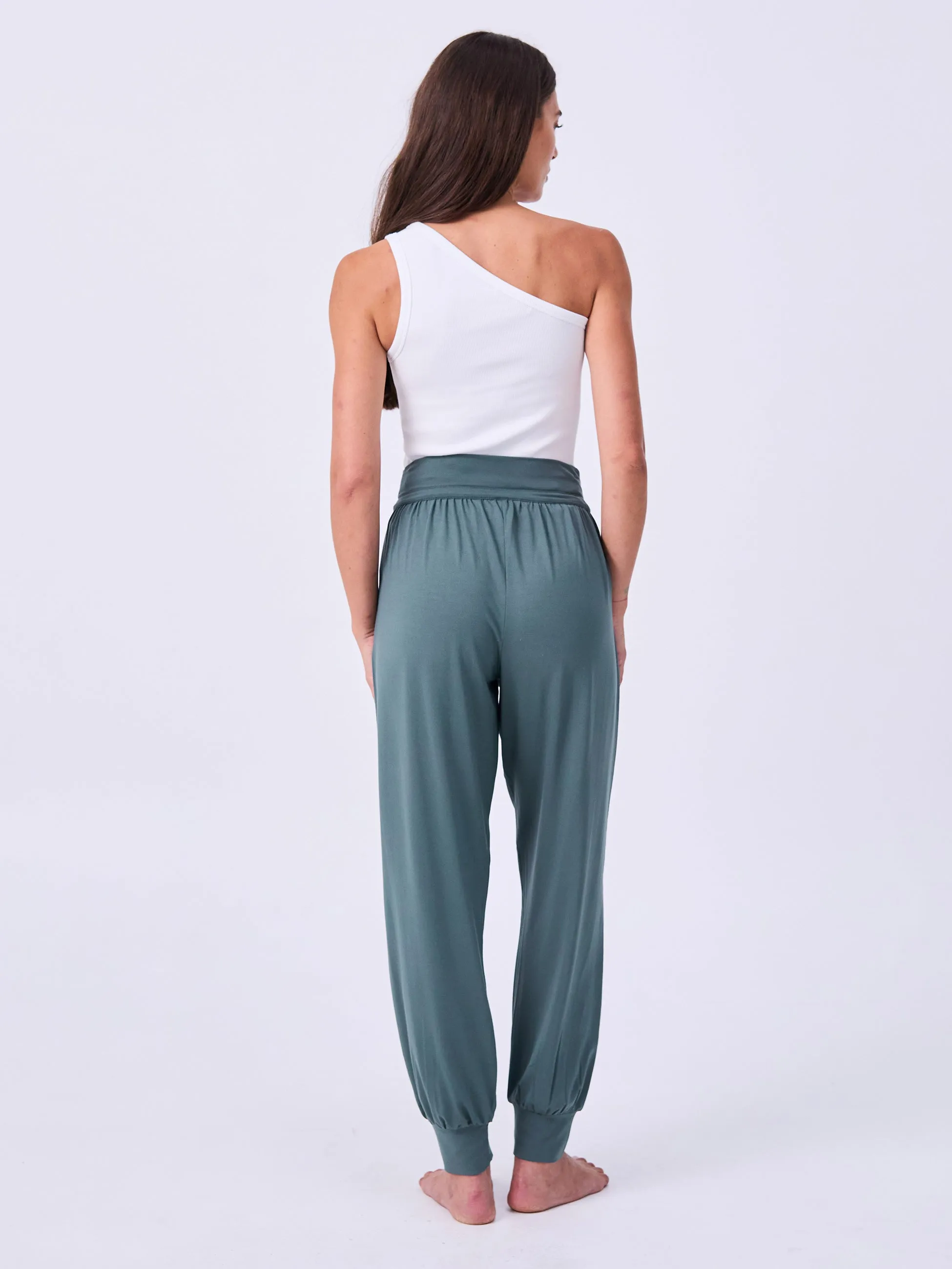 Exhale Cuffed Yoga Pant - Sage