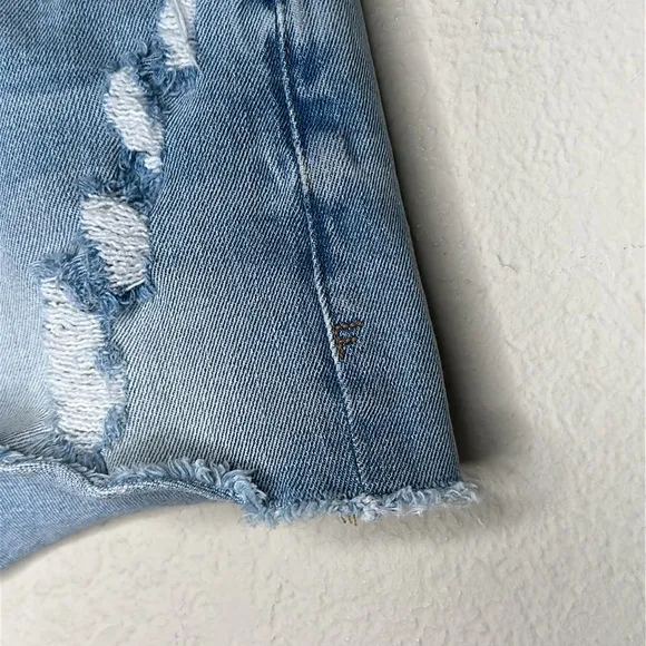 Frame Le Cutoff Distressed Denim Jeans Shorts in &quot;Taffs&quot; SIZE 24