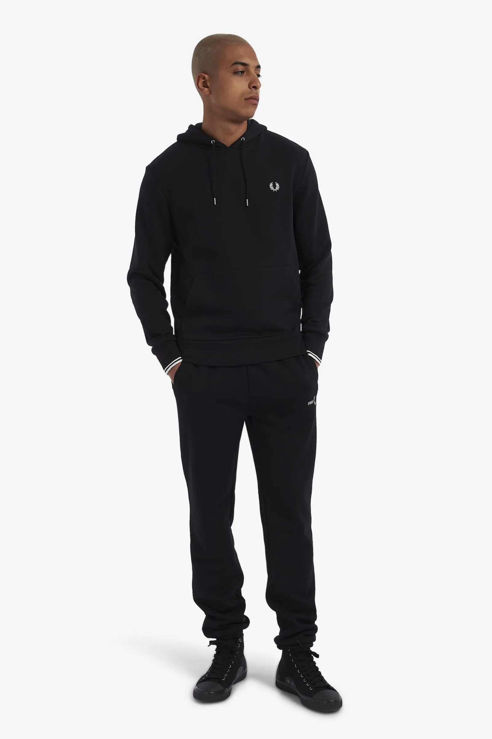 Fred Perry M2643 Tipped Hoodie 102 Black