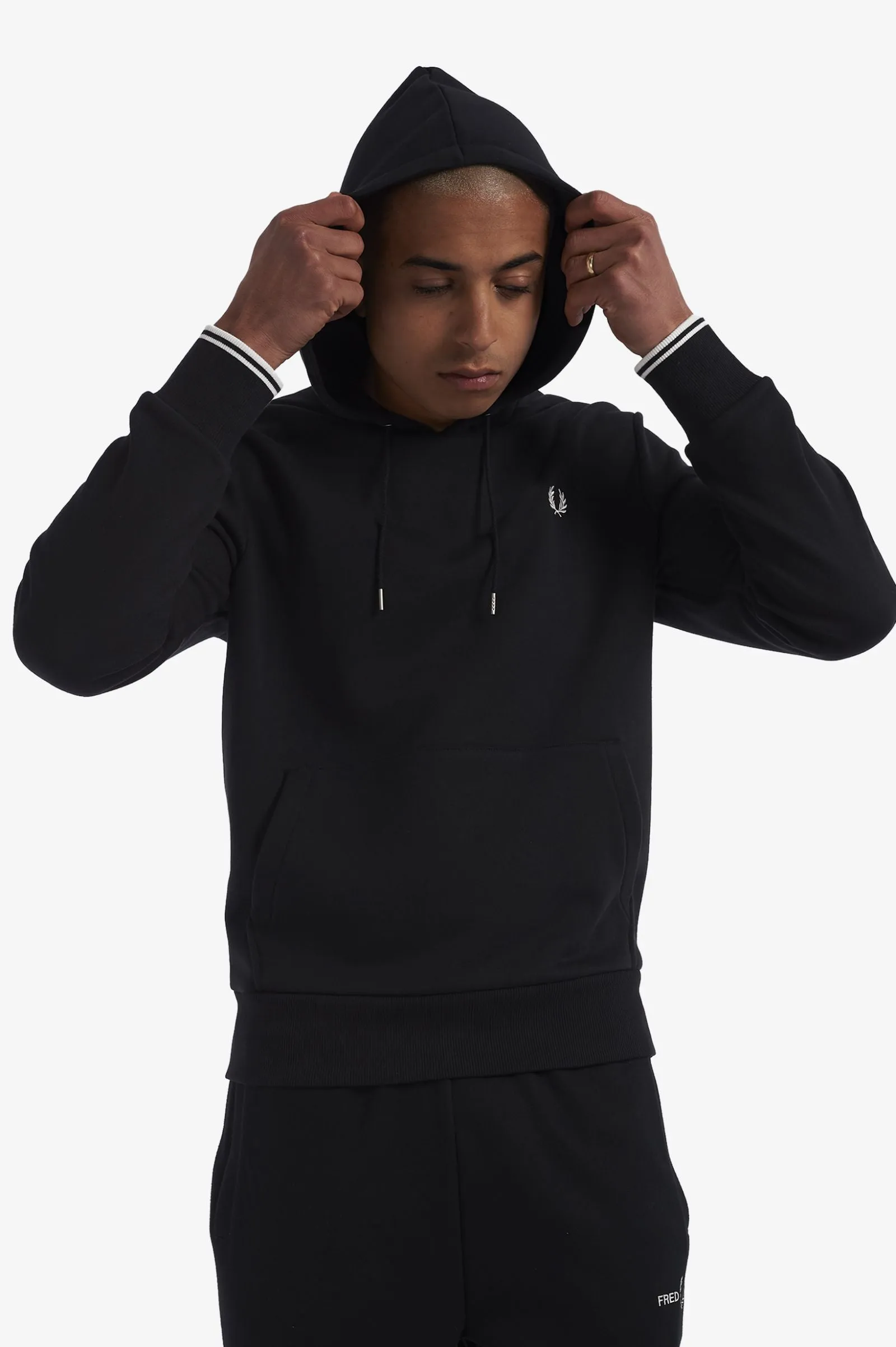 Fred Perry M2643 Tipped Hoodie 102 Black