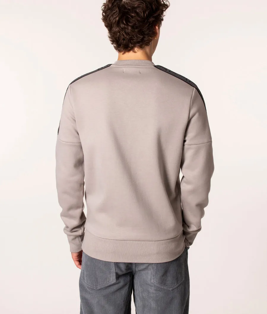 Fred Perry M4708 Taped Sleeve Sweatshirt Q54 Concrete