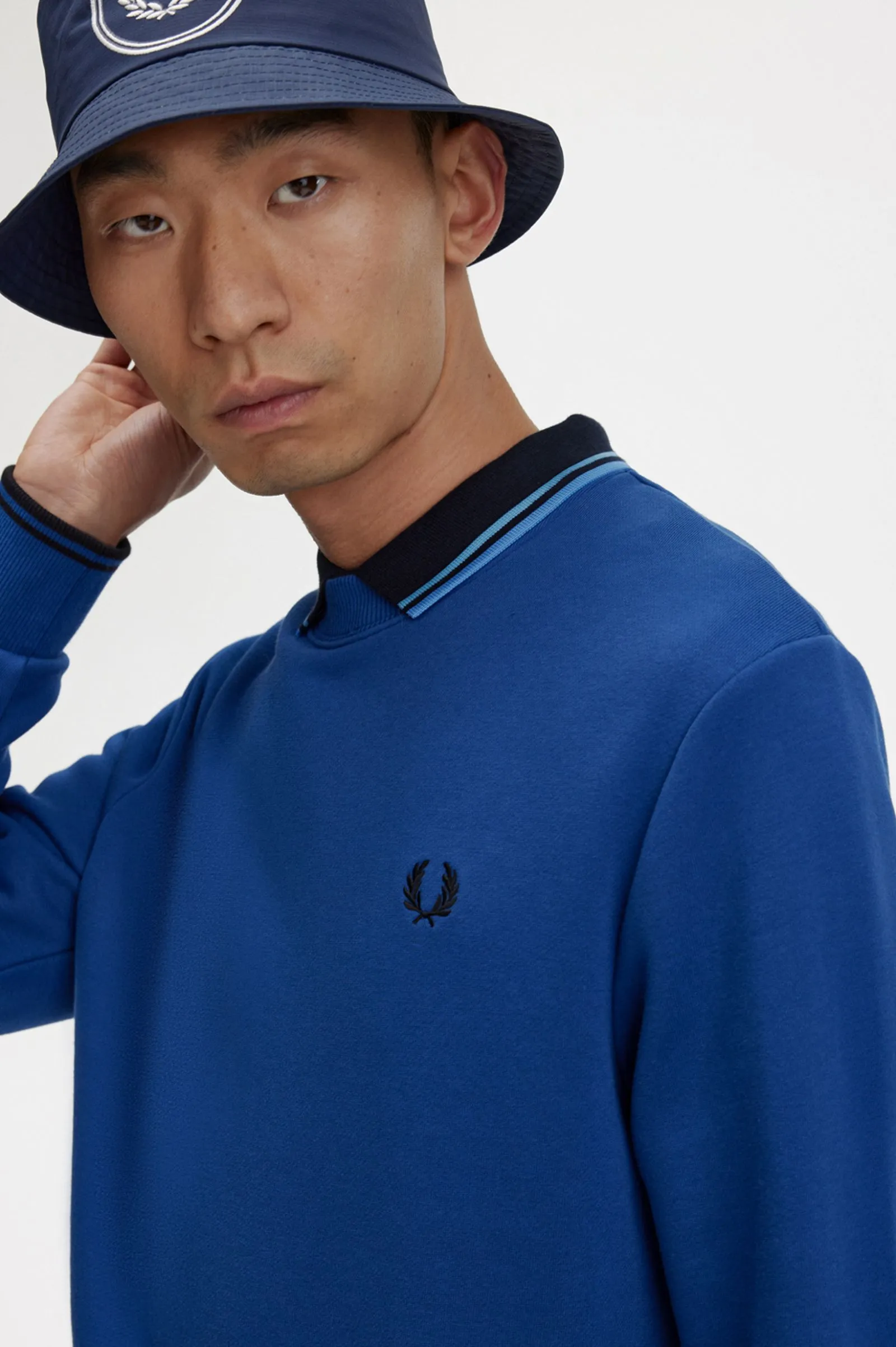 Fred Perry M7535 Crew Neck Sweatshirt Shaded Cobalt