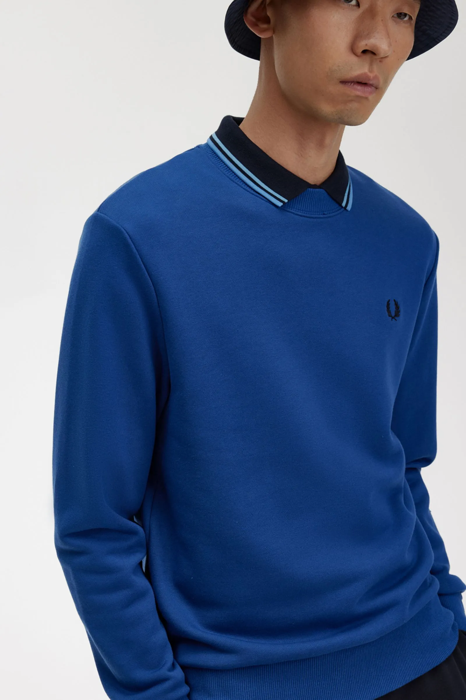 Fred Perry M7535 Crew Neck Sweatshirt Shaded Cobalt
