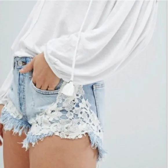 Free People Good Vibes Lace Hem Distressed Denim Shorts 27‎