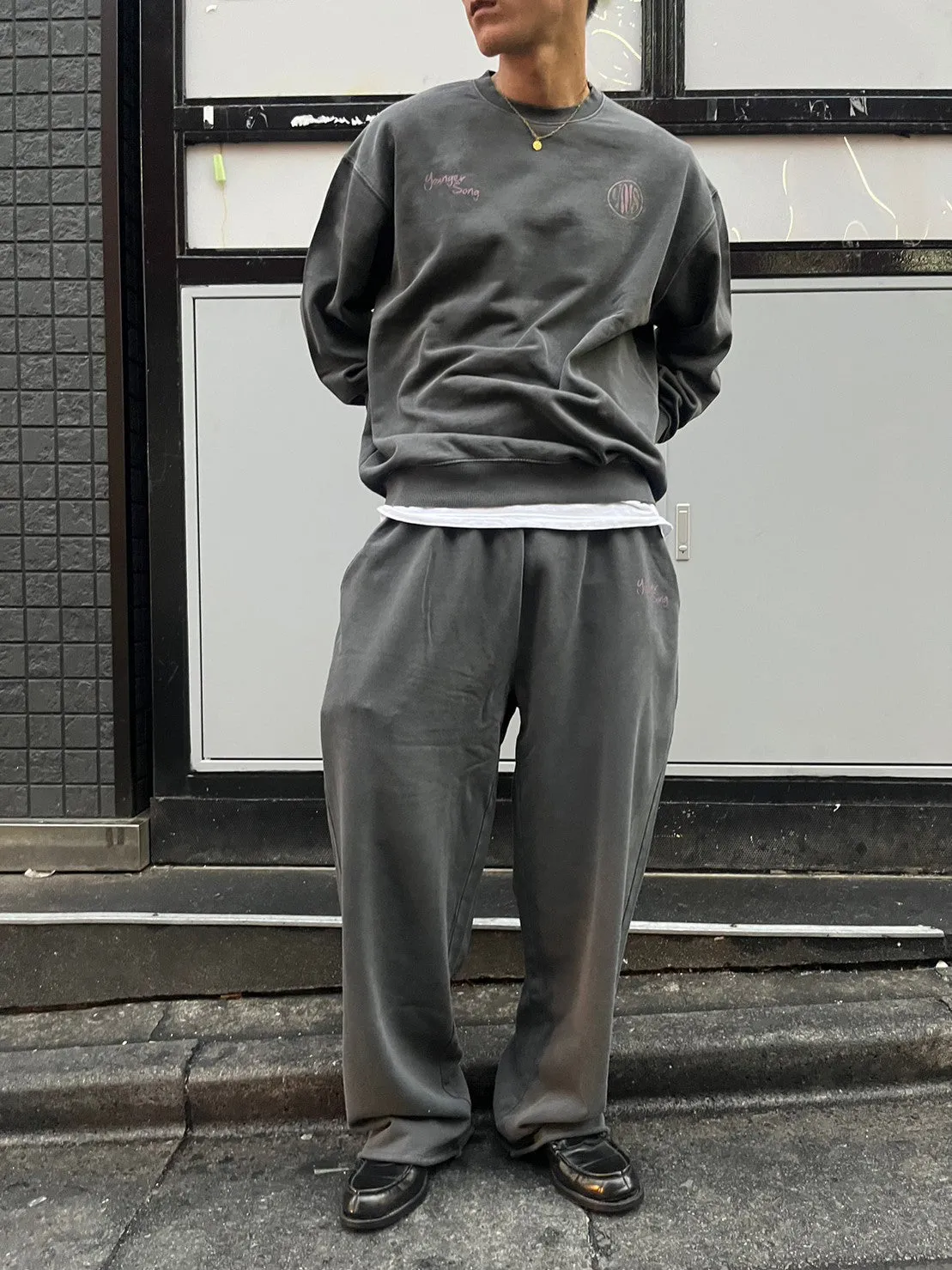 glove logo sweat pants