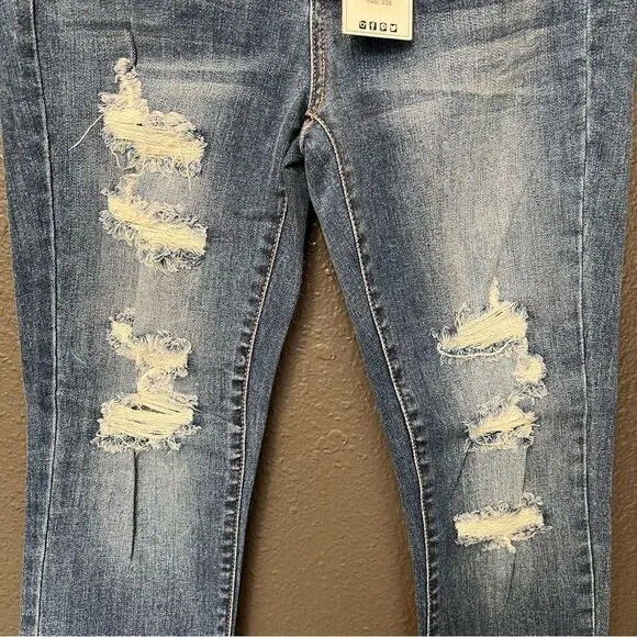 Judy Blue #82147 Distressed Skinny Jean 3/26