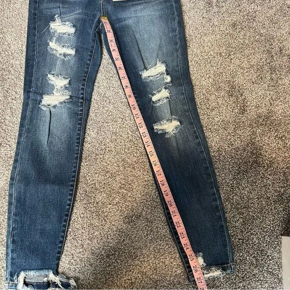 Judy Blue #82147 Distressed Skinny Jean 3/26