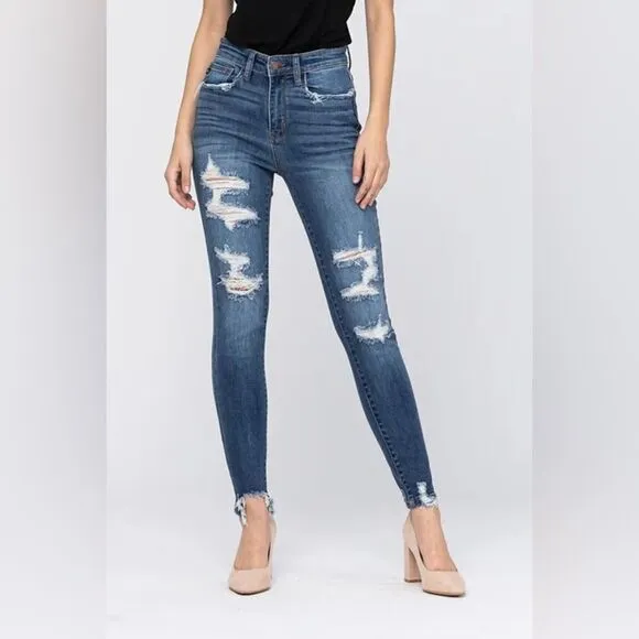 Judy Blue #82147 Distressed Skinny Jean 3/26