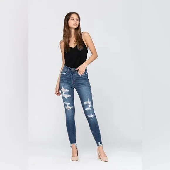 Judy Blue #82147 Distressed Skinny Jean 3/26