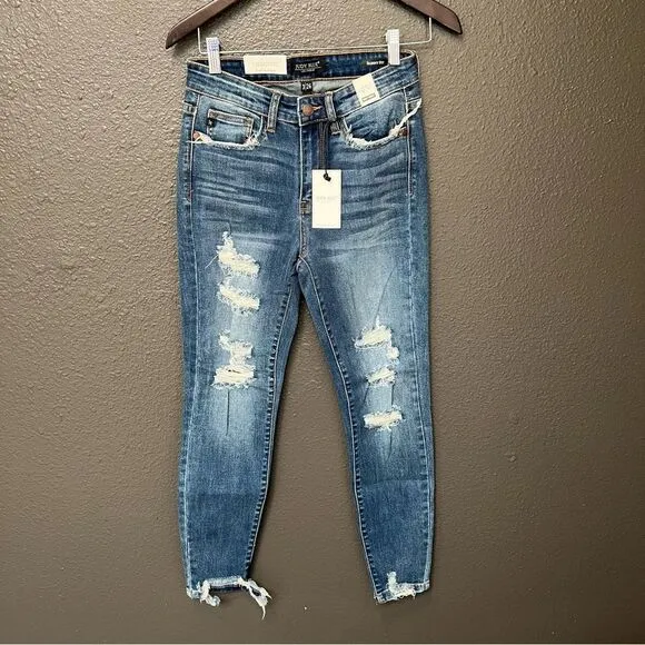 Judy Blue #82147 Distressed Skinny Jean 3/26
