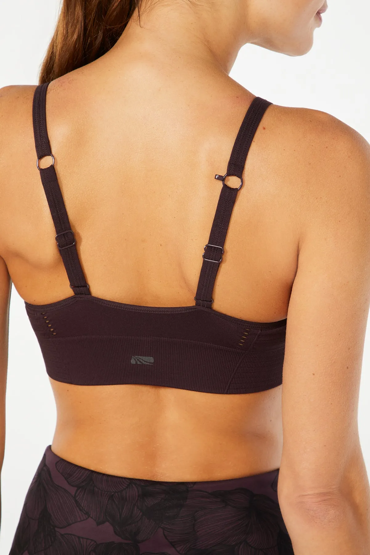 Mary Seamless Sport Bra (Wild Plum)