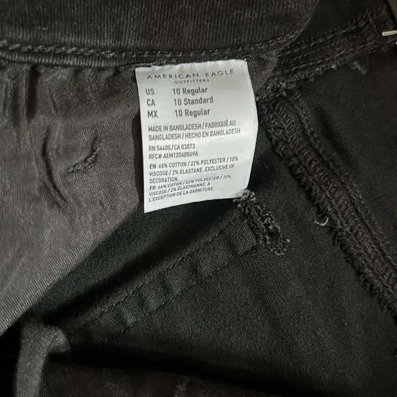 NEW American Eagle Next Level Stretch Distressed Black Denim Mini Skirt Size 10R