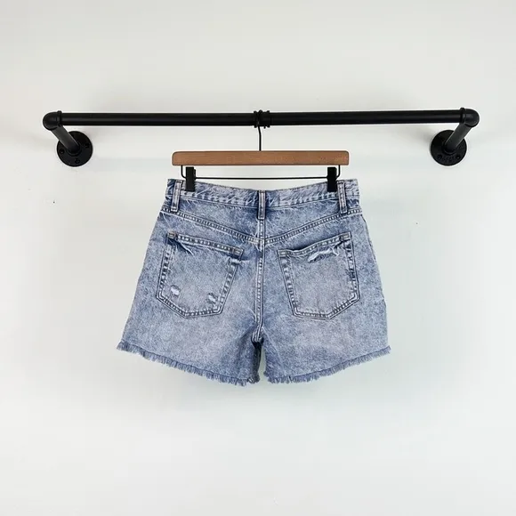 NWT Free People Maggie Mid Rise Distressed Denim Shorts Distressed Acid Wash