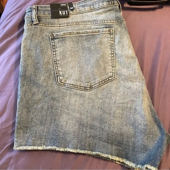 NWT Kut From The Kloth High Rise Gidget Fray Short Size 20W