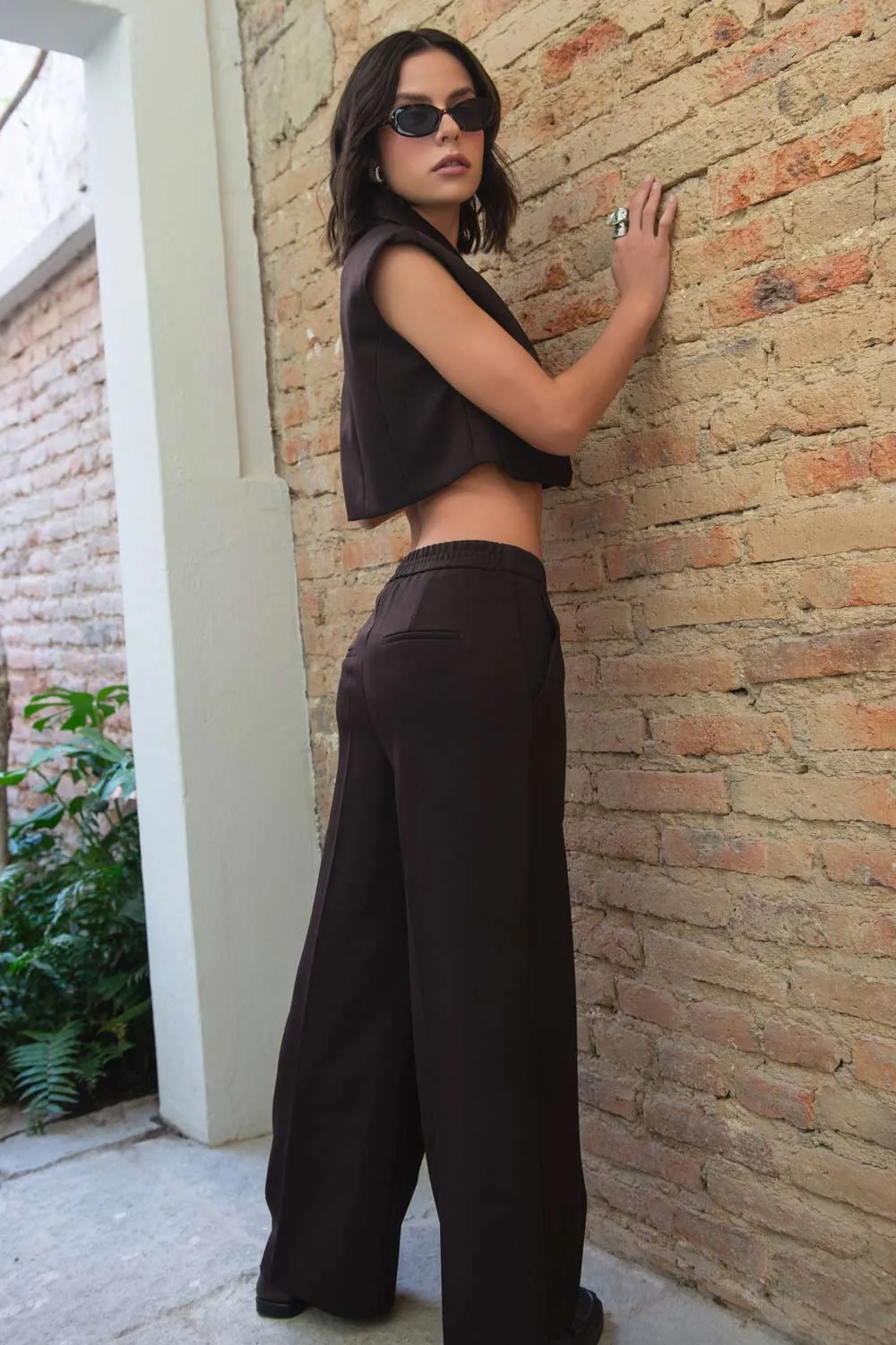 Pantalón fit recto tiro bajo con raya