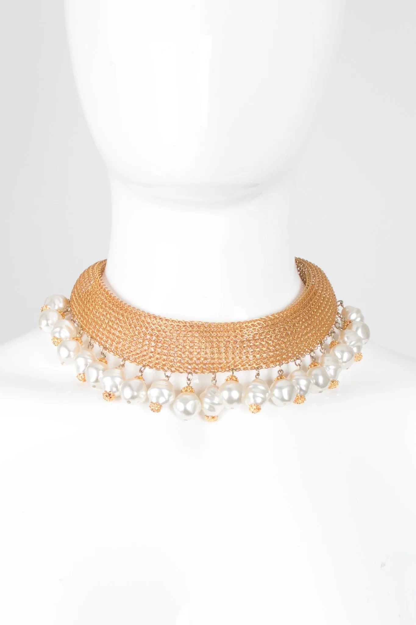Pearl Mesh Collar
