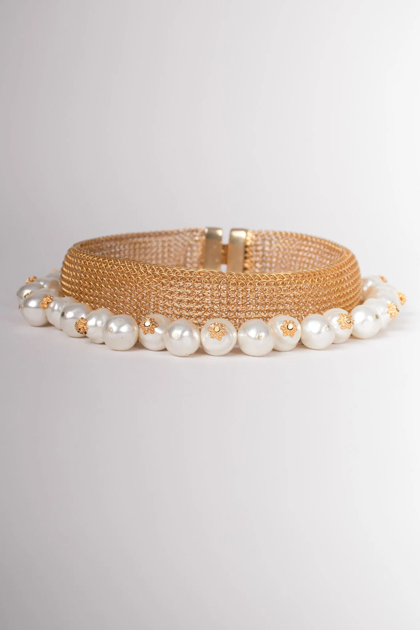 Pearl Mesh Collar