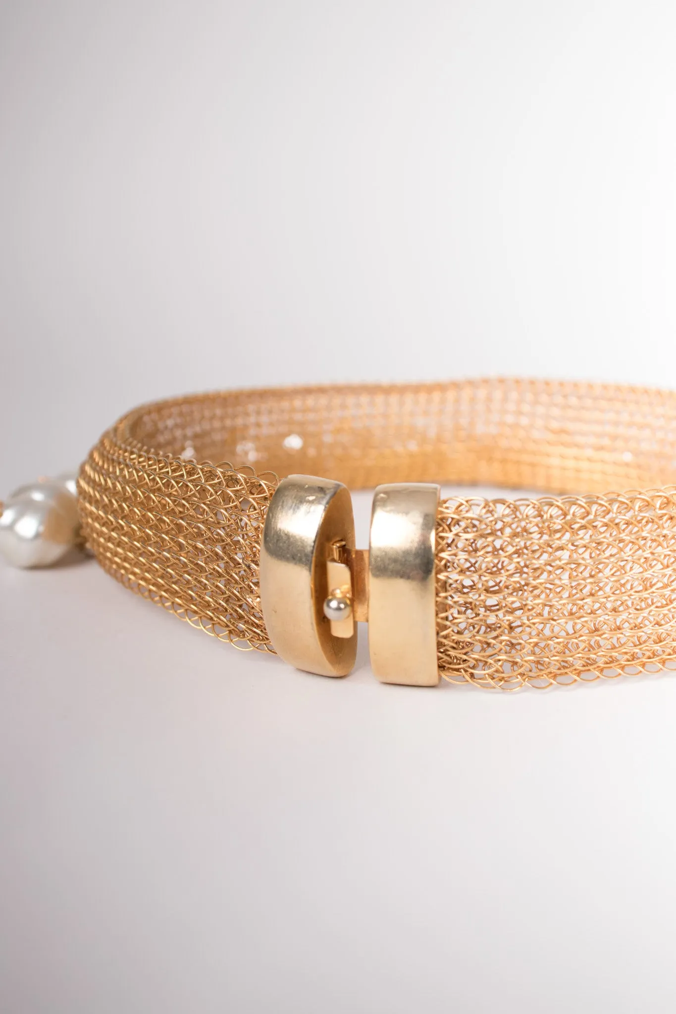 Pearl Mesh Collar