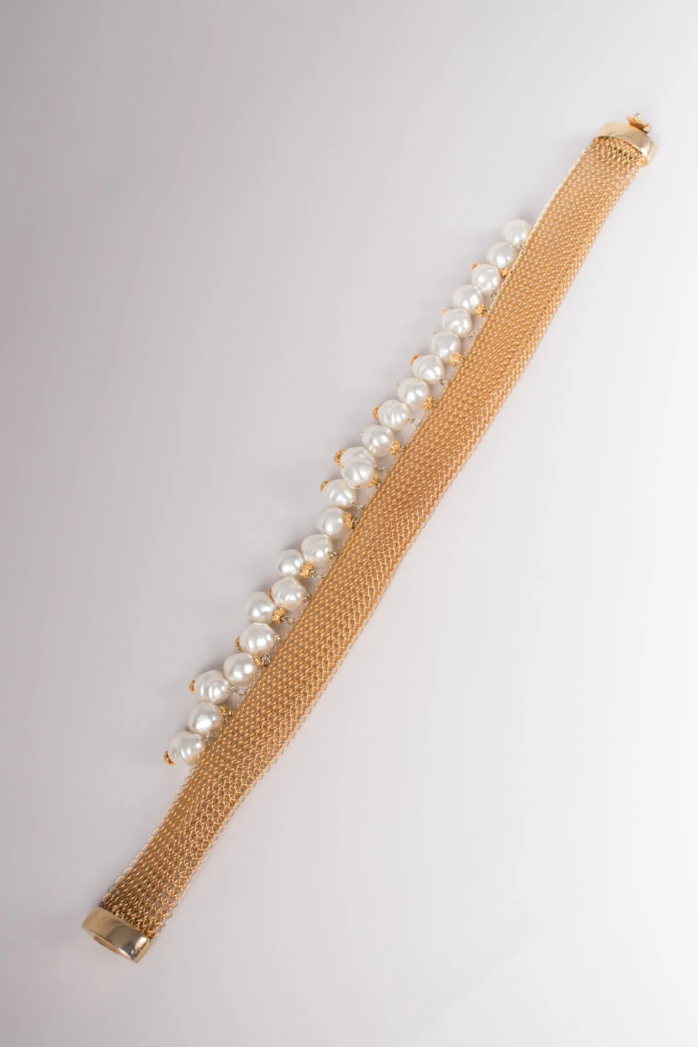 Pearl Mesh Collar