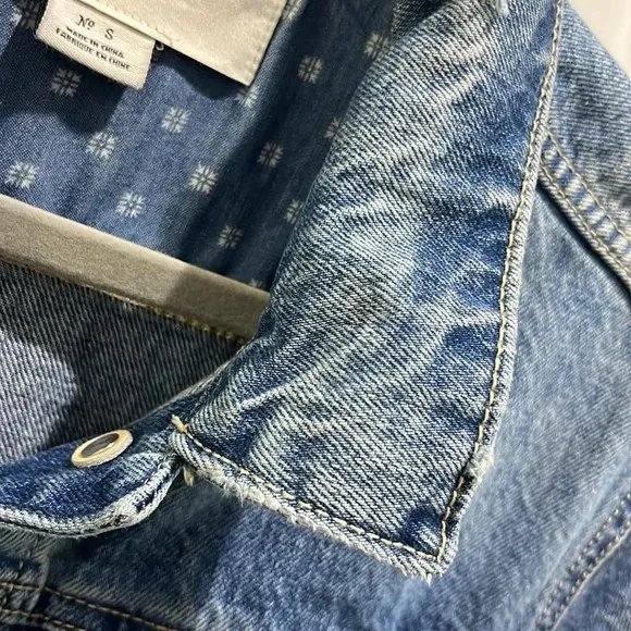 Pilcro Anthropologie Denim Distressed Medium Wash Jean Jacket Sz S