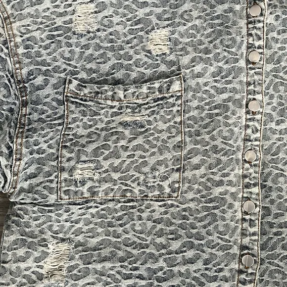 POL Distressed Leopard Denim Jacket Medium