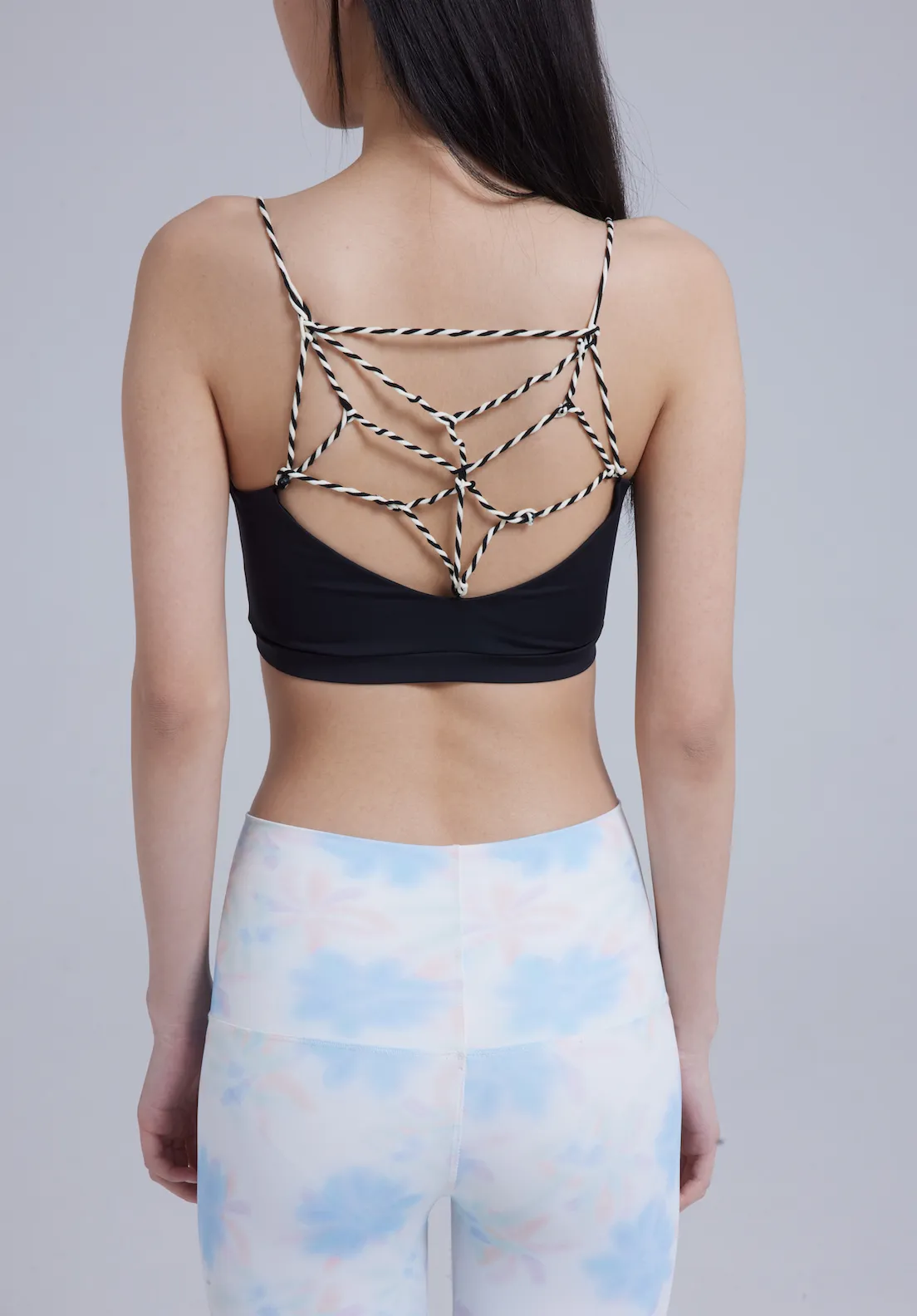 SPORTS BRA TOP WITH TWISTED STRAP