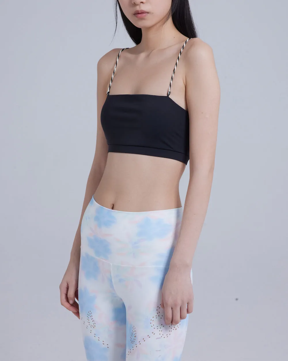 SPORTS BRA TOP WITH TWISTED STRAP