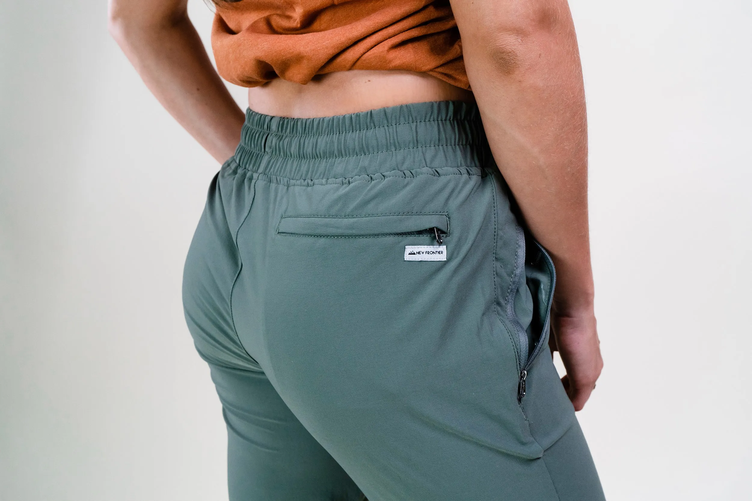 Women's Stretch Tech Jogger (Aloe)
